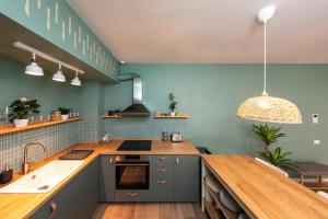 Blue Shadow - Moxa Home - New Building