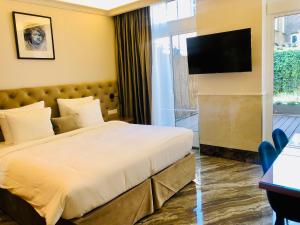 Double Room with Terrace room in Chassé Hotel Residency