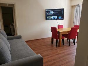 Dpto. centro en peatonal rivadavia mega luminoso