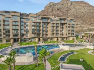 New Luxurious Oceanfront 2 Bedroom Condo with Stunning Views - Ensenada Blanca