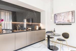 Manin Grand House