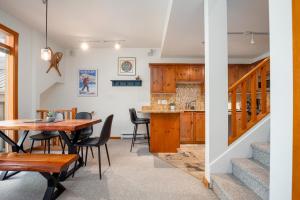 2BR in Symphony, Dog Friendly, Hot Tub, Private Balconies, Village Location, Parking