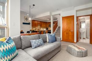 2BR in Symphony, Dog Friendly, Hot Tub, Private Balconies, Village Location, Parking