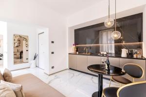 Manin Grand House