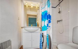 Maisons de vacances Amazing Home In Torreilles Plage With Outdoor Swimming Pool, Wifi And 2 Bedrooms : photos des chambres