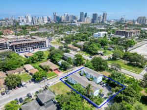 30 Guests 3 Identical Brand New Townhomes in Downtown Fort Lauderdale