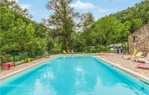 Campings Stunning Caravan In Conques En Rouergues With Outdoor Swimming Pool, Wifi And 2 Bedrooms : photos des chambres