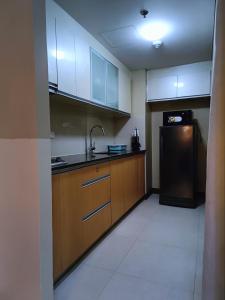 1BR at TWO PALMTREE VILLAS Across Manila airport terminal 3