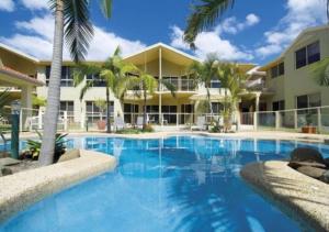 Holiday Paradise - FIFTEEN Martys @ Little Beach