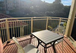 Holiday Paradise - FIFTEEN Martys @ Little Beach