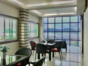 Sunburn Suites and Rooftop Bar