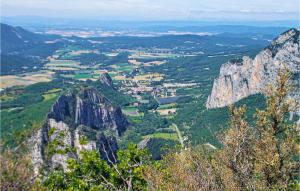 Maisons de vacances Awesome Home In Dieulefit With Wifi : photos des chambres