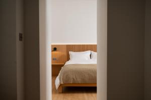 Appartements Bouquerie Lagrasse : Chambre Lit King-Size avec Balcon - Non remboursable