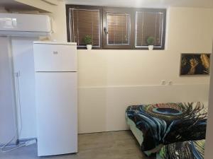 Апартамемт 3 места с кухня с дворче