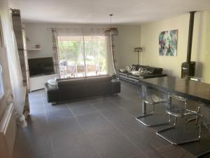 Villa récente avec piscine privée