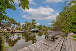 Key West Villa 3 min to #1 Beach • Pool • BBQ