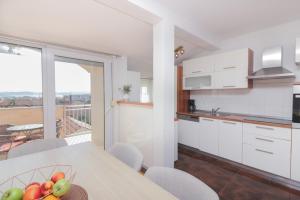 Apartman Lara 