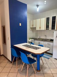 Apto com churrasqueira - 60 metros do mar!!! Canasvieiras