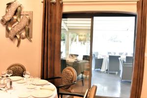 Hotels Le Domaine des Oliviers : photos des chambres