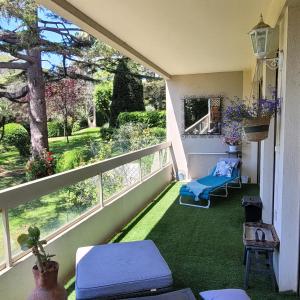 Cannes centre beau 2 pièces 50 M2 plus terrasse à 12 min plages et Palais au calme