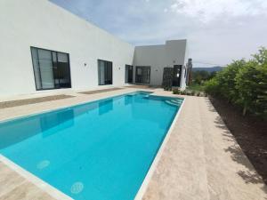 Piscina privada y mucha tranquilidad.