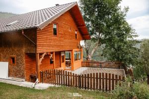 Deer Chalet Brosteni