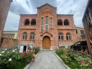 Najaryan's Family Guest House - Metsamor
