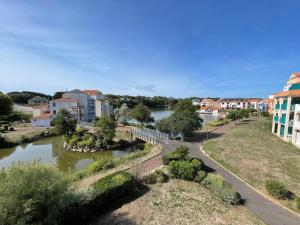 Appartements Appt avec vue panoramique sur le lac a Port Bourgenay : photos des chambres