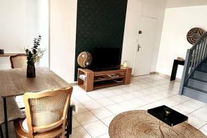 Appartements L'Echapee SENSee : Duplex Centre 500m Cathedrale : photos des chambres