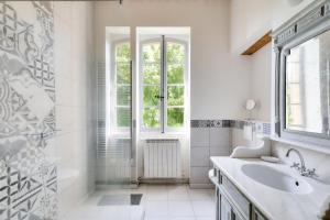 B&B / Chambres d'hotes MAS de la Souvine : Chambre Double - Vue sur Jardin