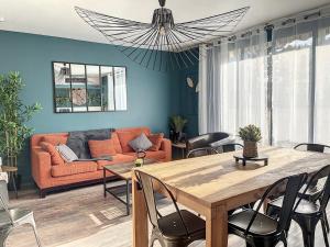 Appartements Appart XXL -10 pers - 2 Pkg - 10 mn Paris : photos des chambres