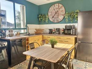 Appartements Appart XXL -10 pers - 2 Pkg - 10 mn Paris : photos des chambres
