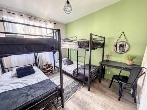 Appartements Appart XXL -10 pers - 2 Pkg - 10 mn Paris : photos des chambres