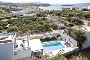 Avrilia Seaside Villa Heated Pool