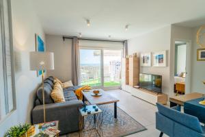 Sea views Penthouse City Center