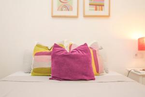 City-center stay - AC comfort & fast WiFi