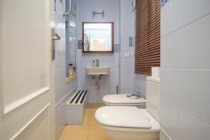 City-center stay - AC comfort & fast WiFi