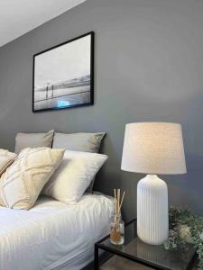 Beautiful Hatfield 2 Bedroom Apartment FREE Gated Parking - Modern Stylish - Business Park, Hertforshire University, St Albans, Welwyn Garden City, Luton Airport, Harry Potter Studio Tour