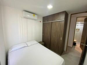 Apto con excelente Ubicación.