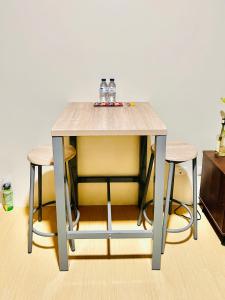 * *Q Incomparable Comfort for 3