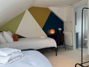 Cosy 4-Bed Home Near Centre & Free Parking