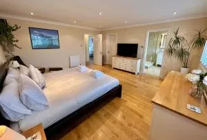 Beautifully presented 3 bed house above the marina - Bevendean