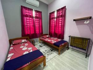 Nice bungalow with view of paddy fields