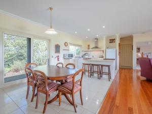 Woodview Cottage Farm stay