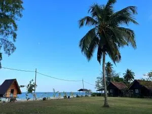 ALUN ALUN ISLAND RESORT - Kampong Atap Zing