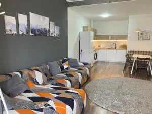 CasaBrava at RadugaWest - Imeni Karla Marksa