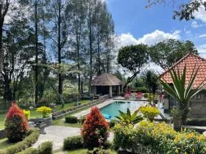 Balinese Villa in Berastagi - 不拉士打宜