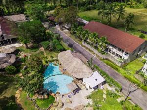 Dugong Village-Green Hotel