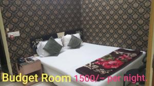 DS Residency Varanasi-Near Mandir-Free Wi-fi-Parking
