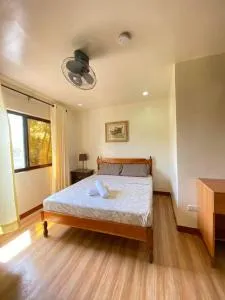 Tessie's Home Stay Bed & Breakfast - Tiniguiban